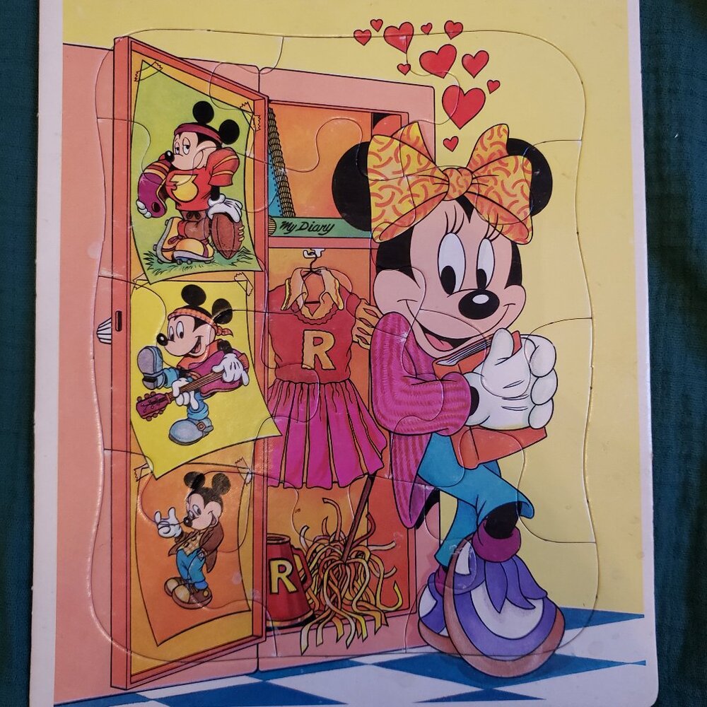 Vintage Walt Disney's Minnie Mouse Locker Golden Frame Tray Puzzle